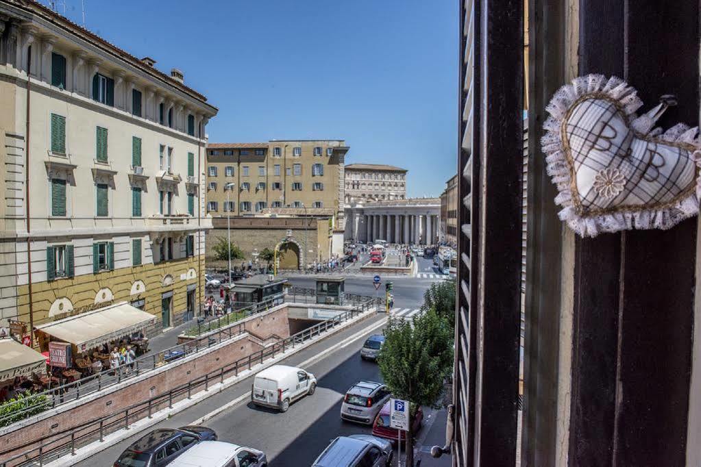 All'Ombra Del Cupolone Rome Exterior photo